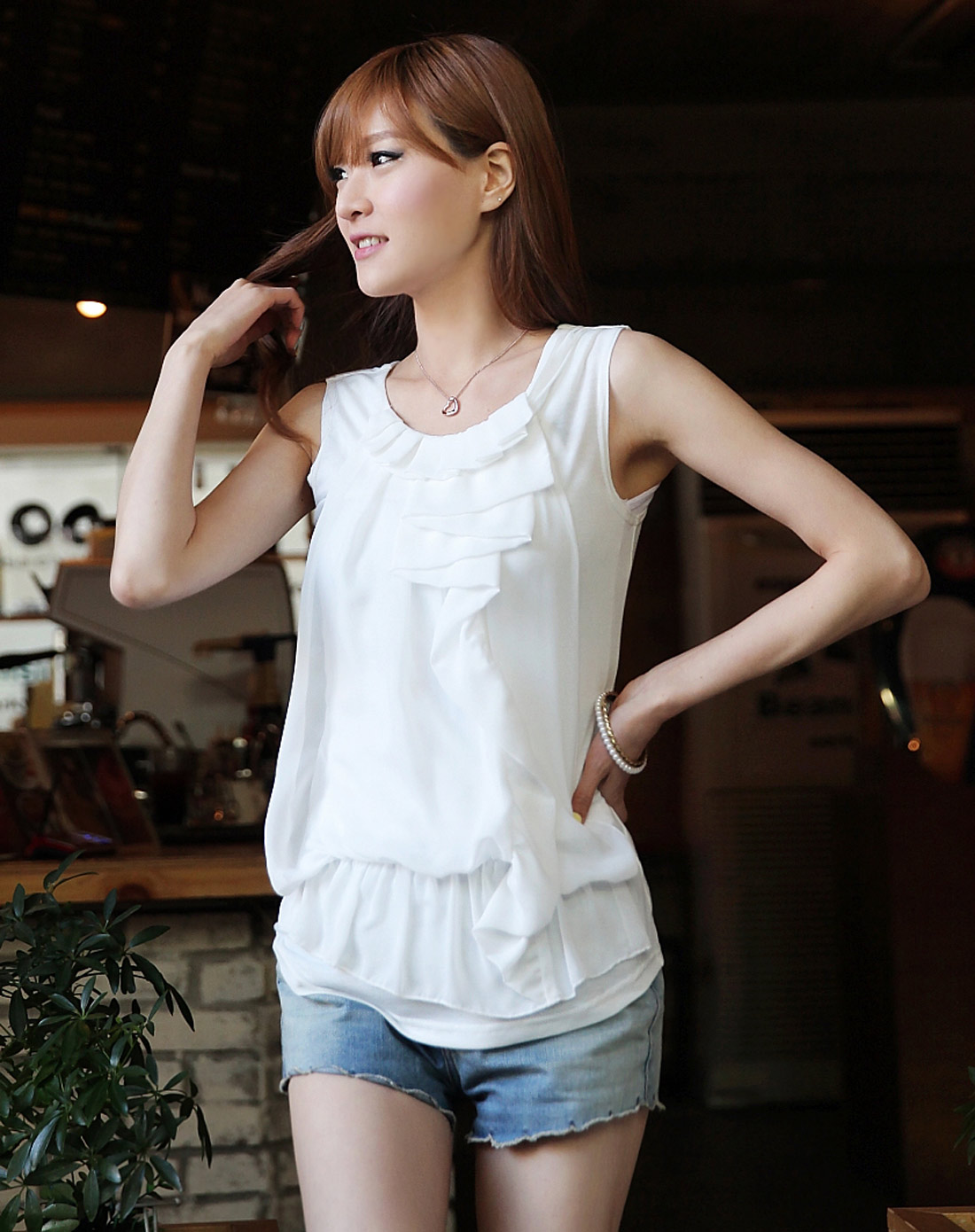 象牙白色无袖雪纺t恤