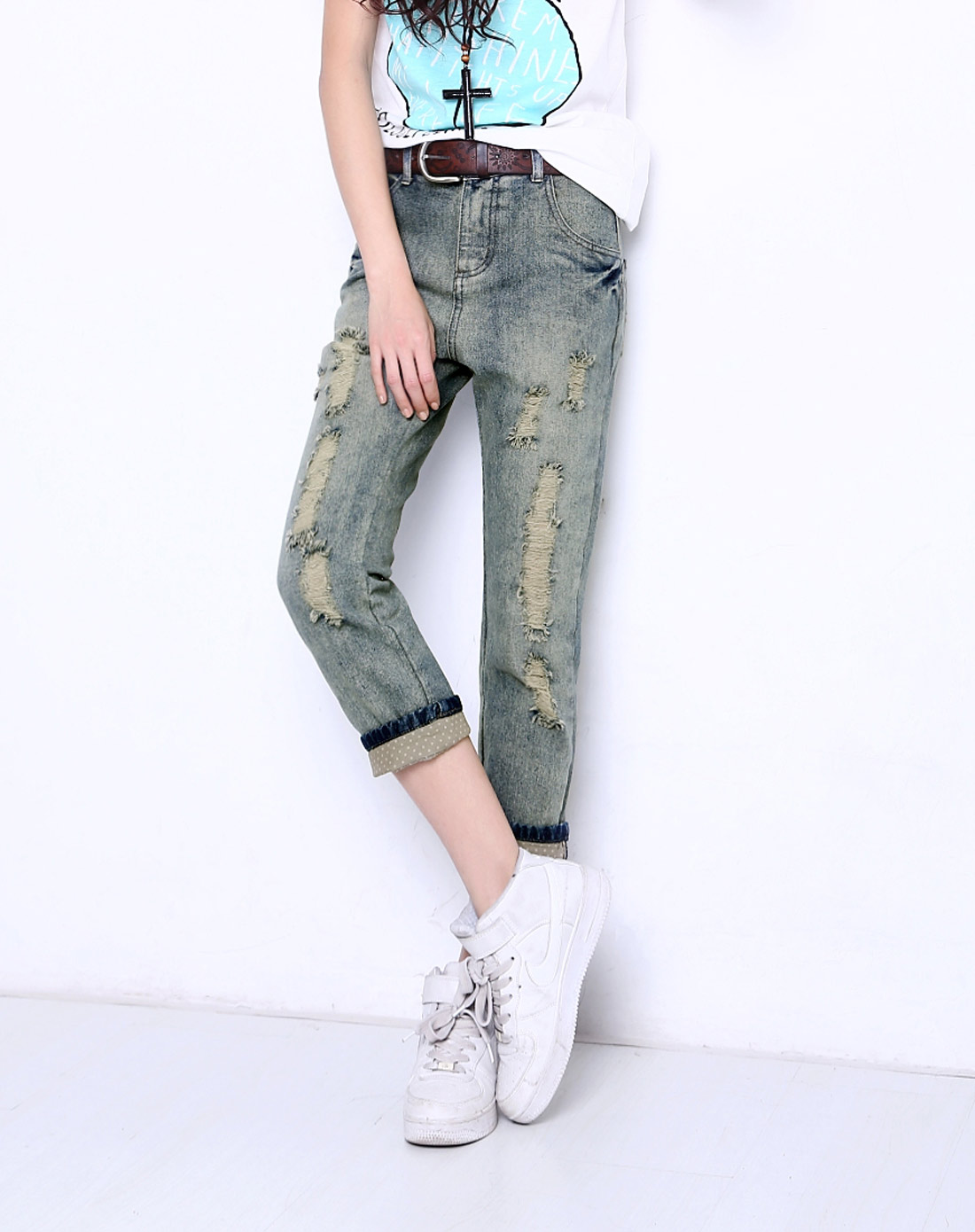 蓝色微垮裆七分牛仔裤