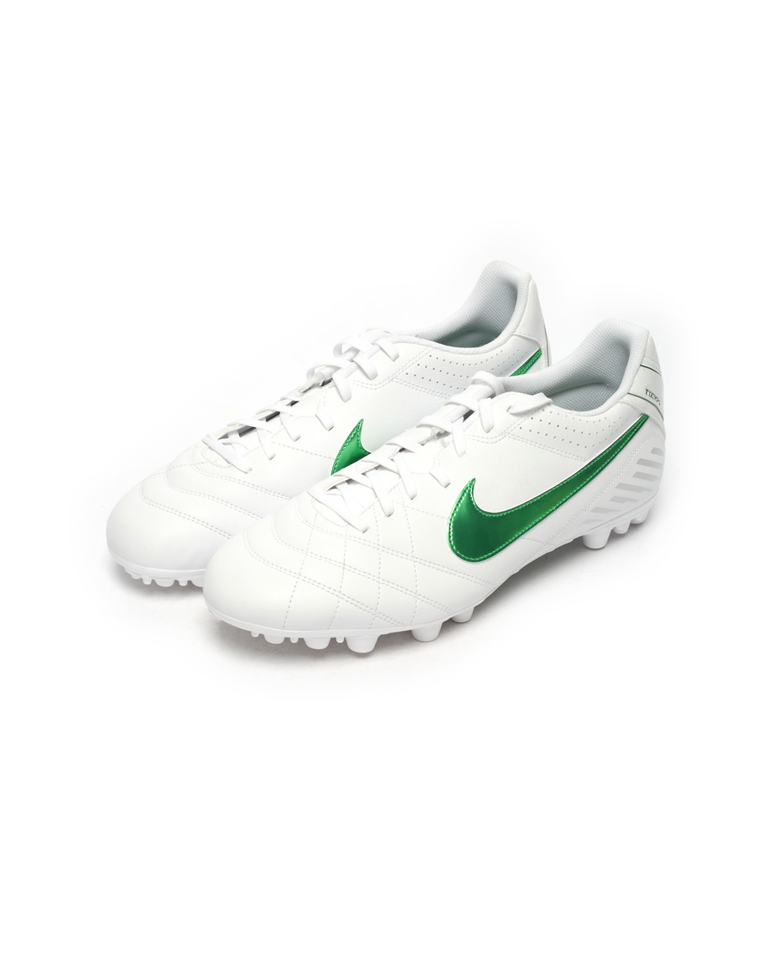 男子白色足球鞋