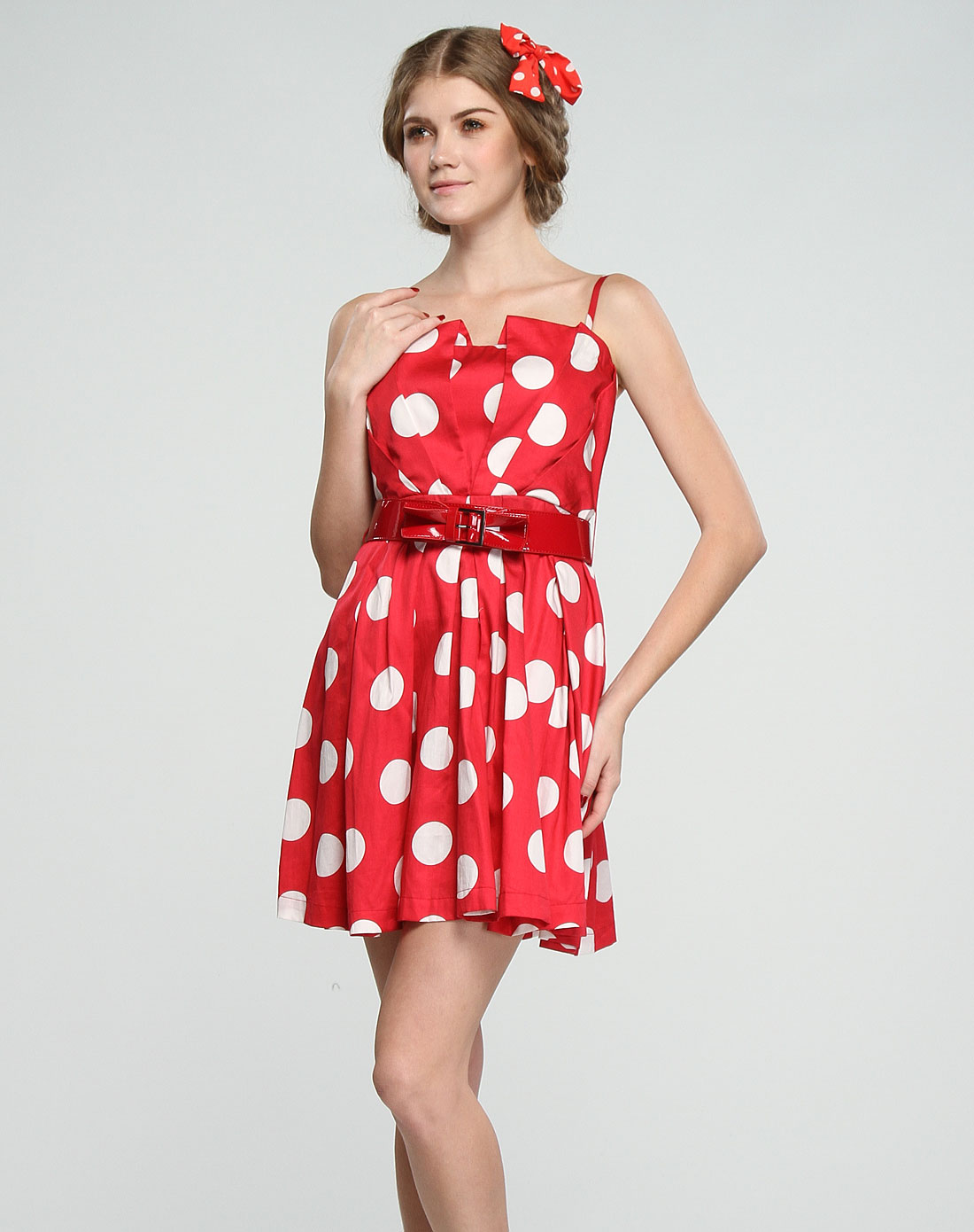 红色典雅波点吊带连衣裙