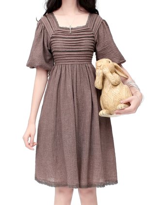 塔克褶灯笼短袖大摆连衣裙