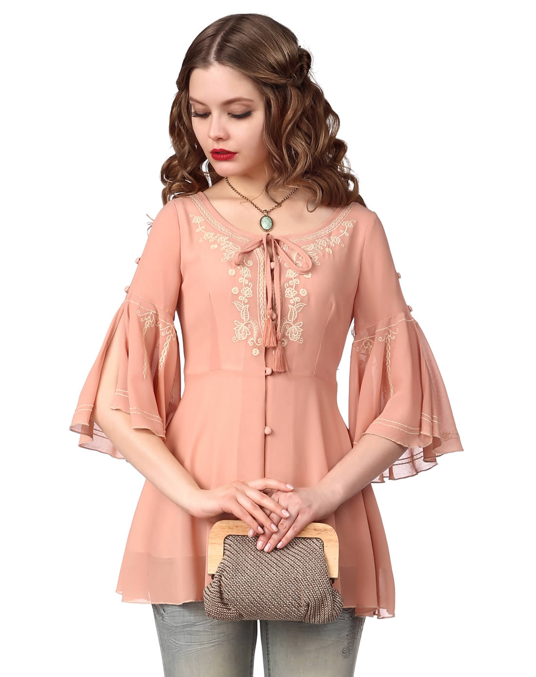 复古优雅绣花宫廷袖蕾丝衫