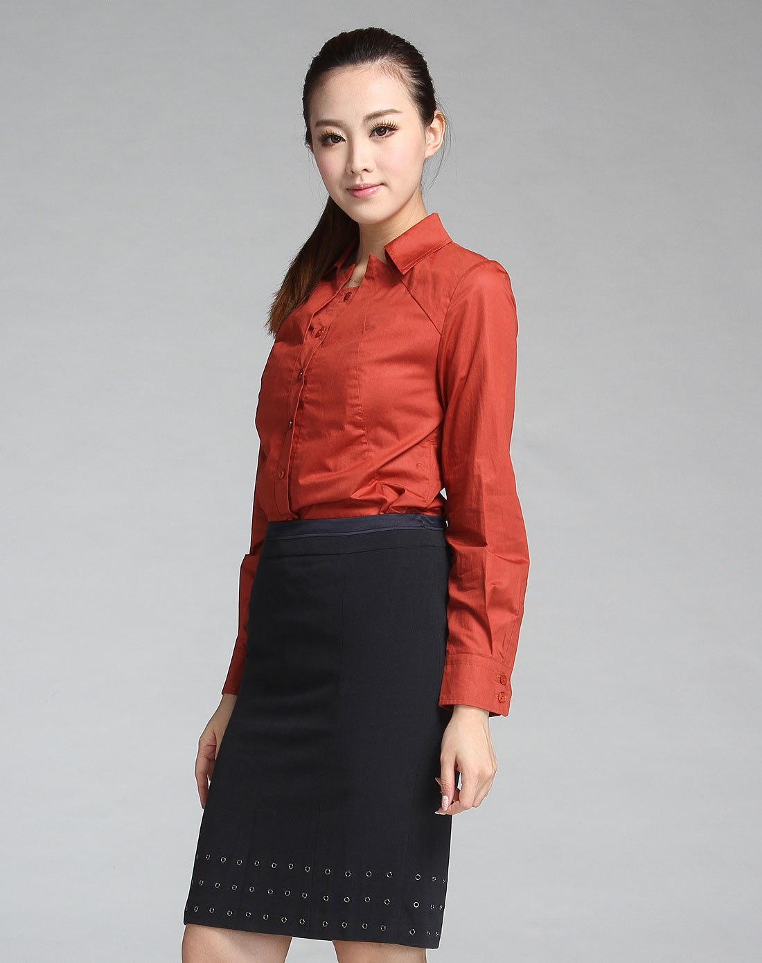 翻领砖红色长袖衬衫
