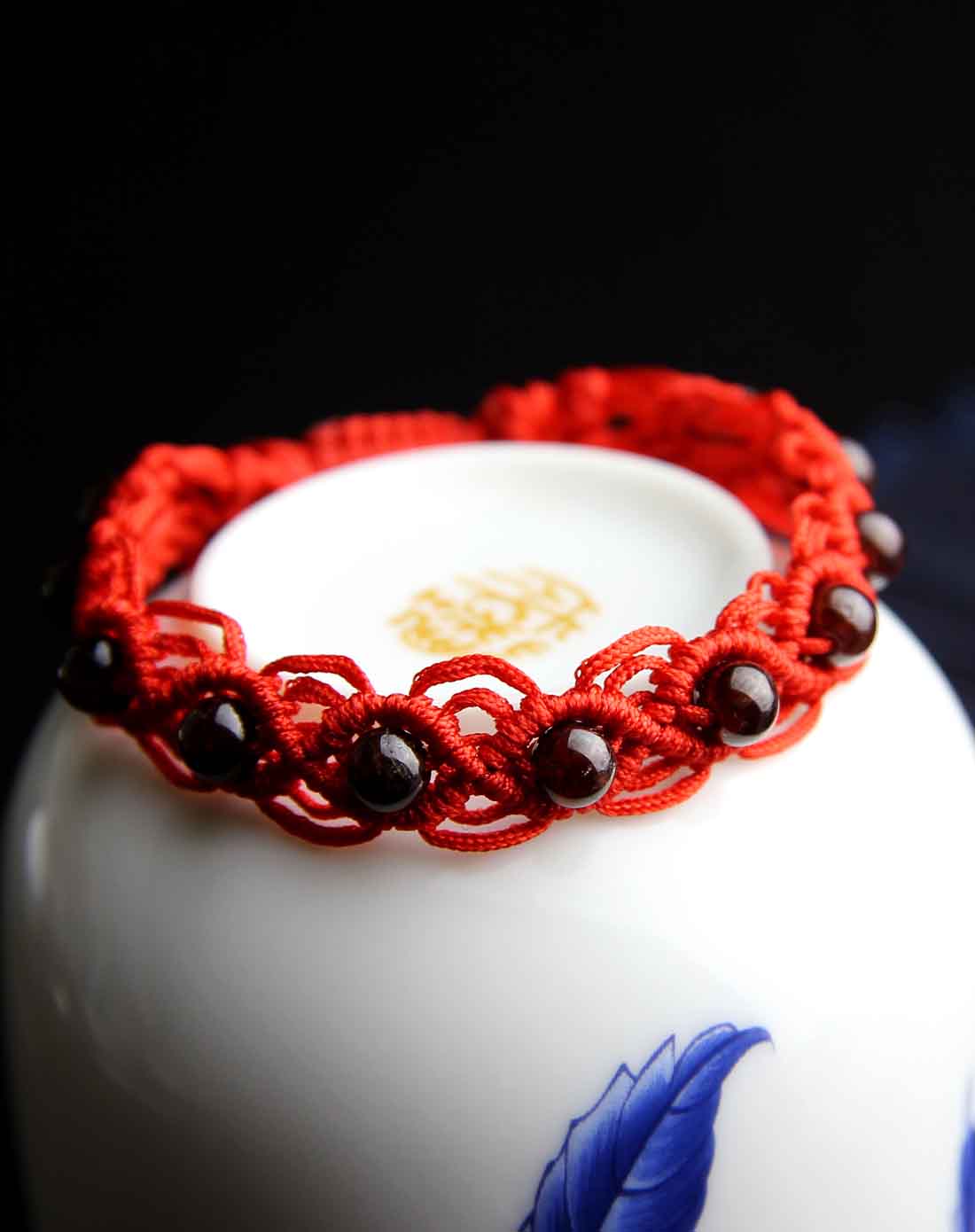 女款石榴石纯手工编绳嵌珠手链附证书