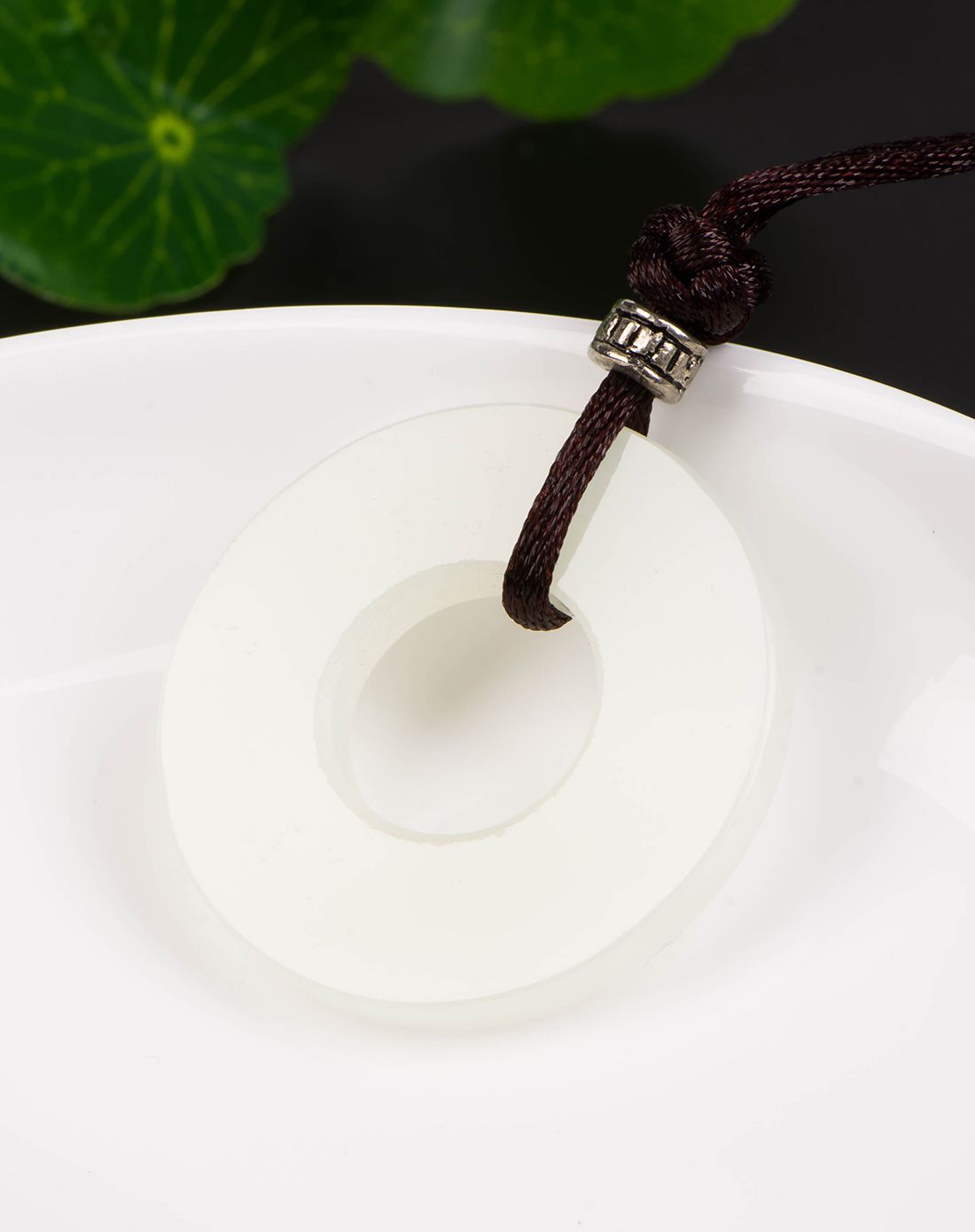 紫气东来 天然和田白玉怀古吊坠