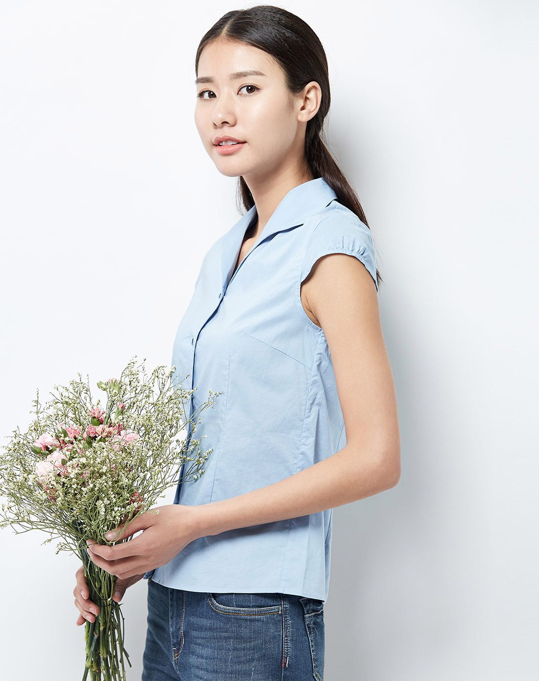 燕子领无袖衬衫