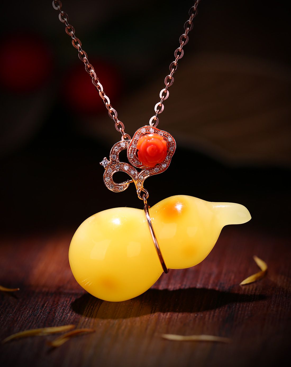 hwsa 赵薇代言—花葫芦18k金镶嵌蜜蜡吊坠附证书(含链子)