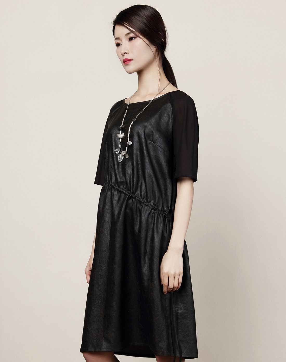 天意tangy黑色素雅拼接中袖连衣裙w1629127000_唯品会