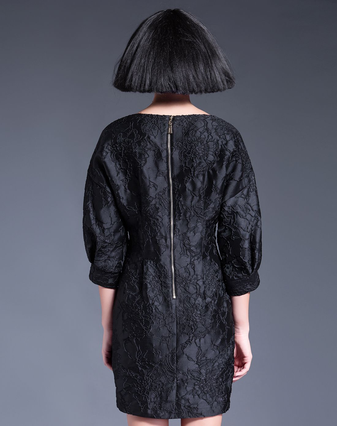 子茉 黑色一字领灯笼袖提花时尚连衣裙