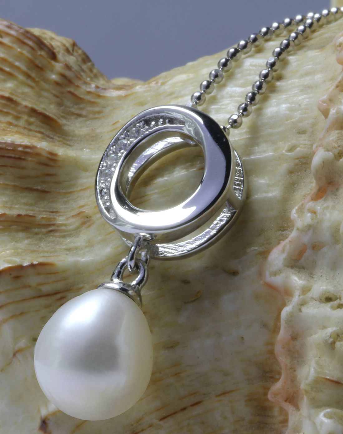 女款elegance系列925银镀铑水滴形珍珠吊坠项链