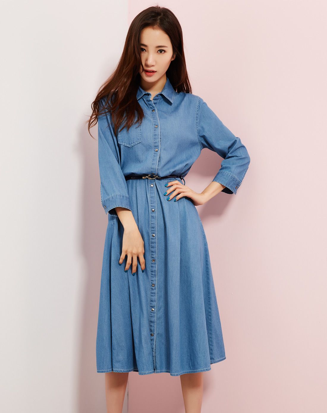 中蓝色牛仔连衣长裙