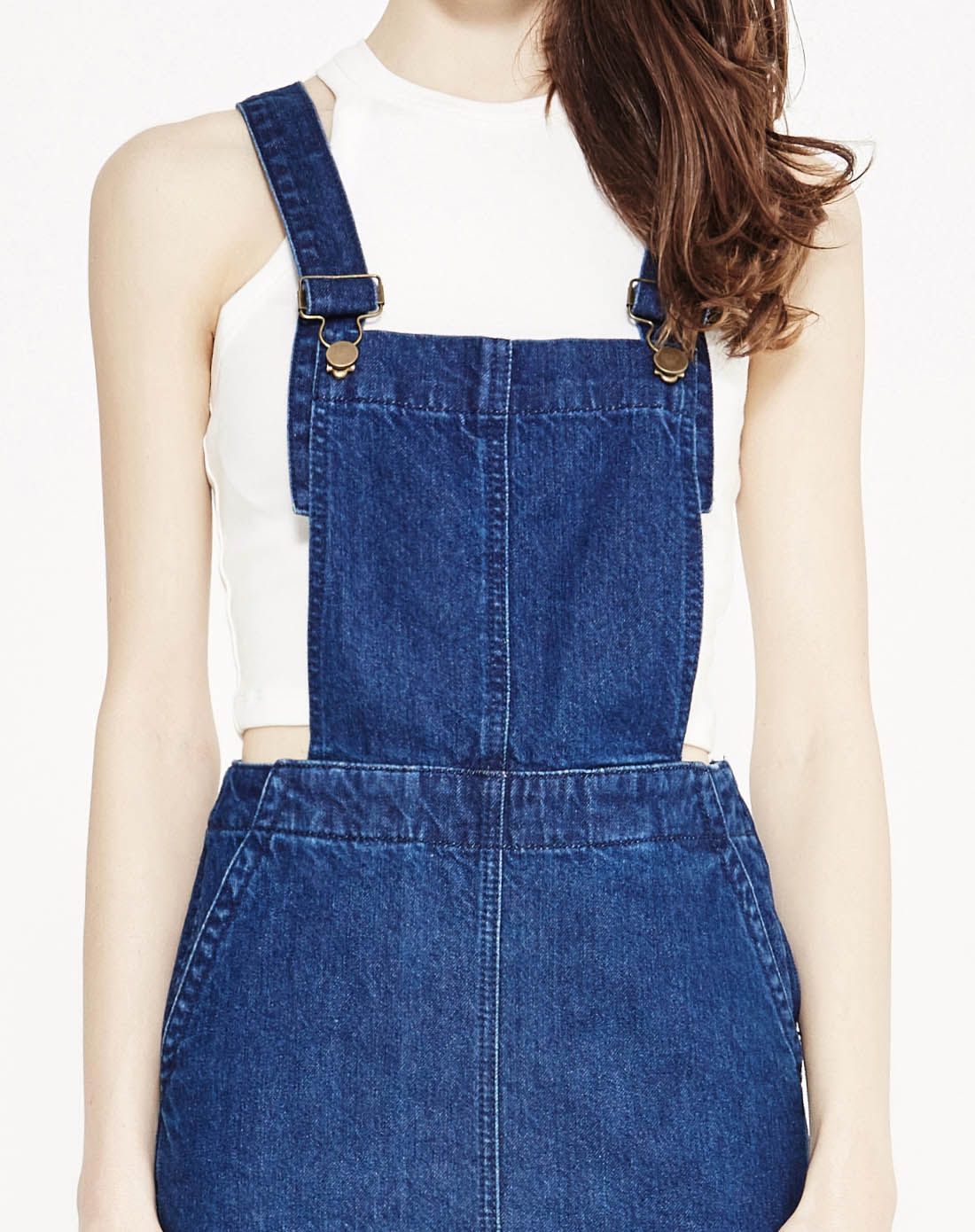 深蓝色牛仔背带裙