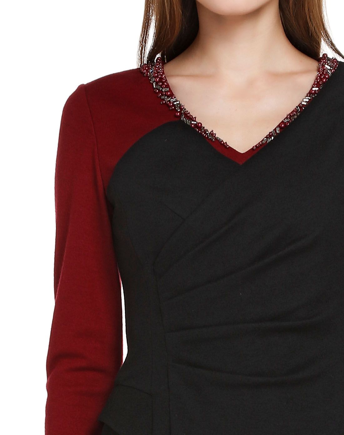 黑/酒红色领边钉珠抽褶长袖连衣裙