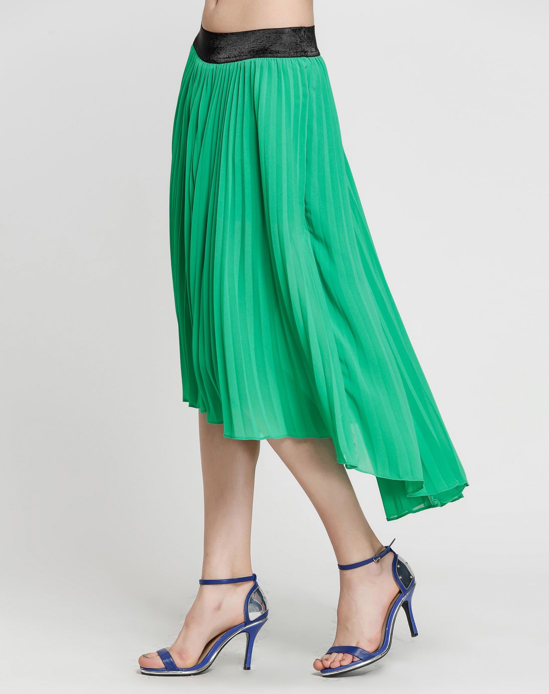 皱褶飘逸翠绿色燕尾裙
