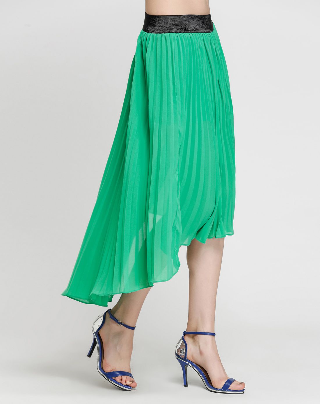 皱褶飘逸翠绿色燕尾裙