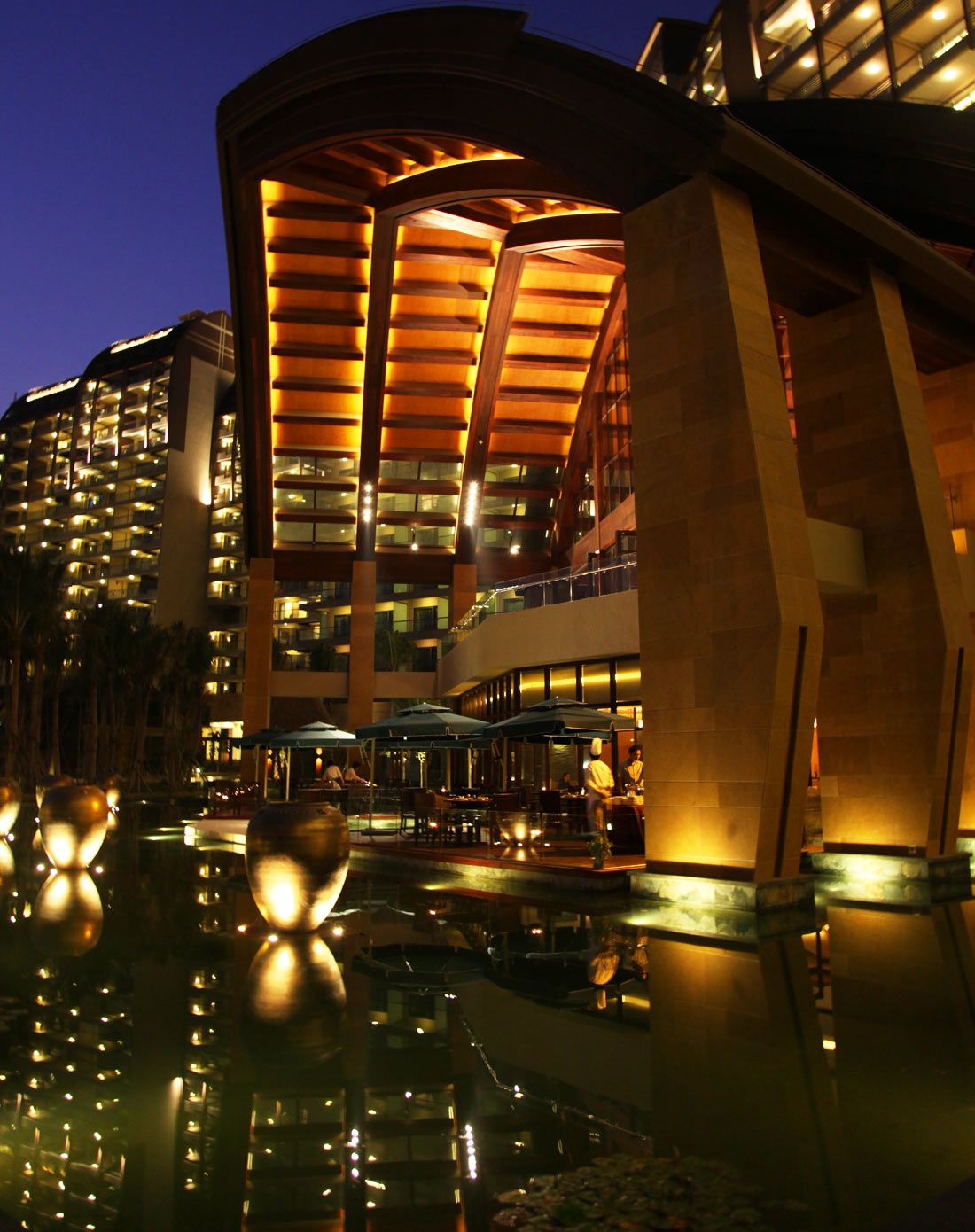 三亚酒店夜景图片图片