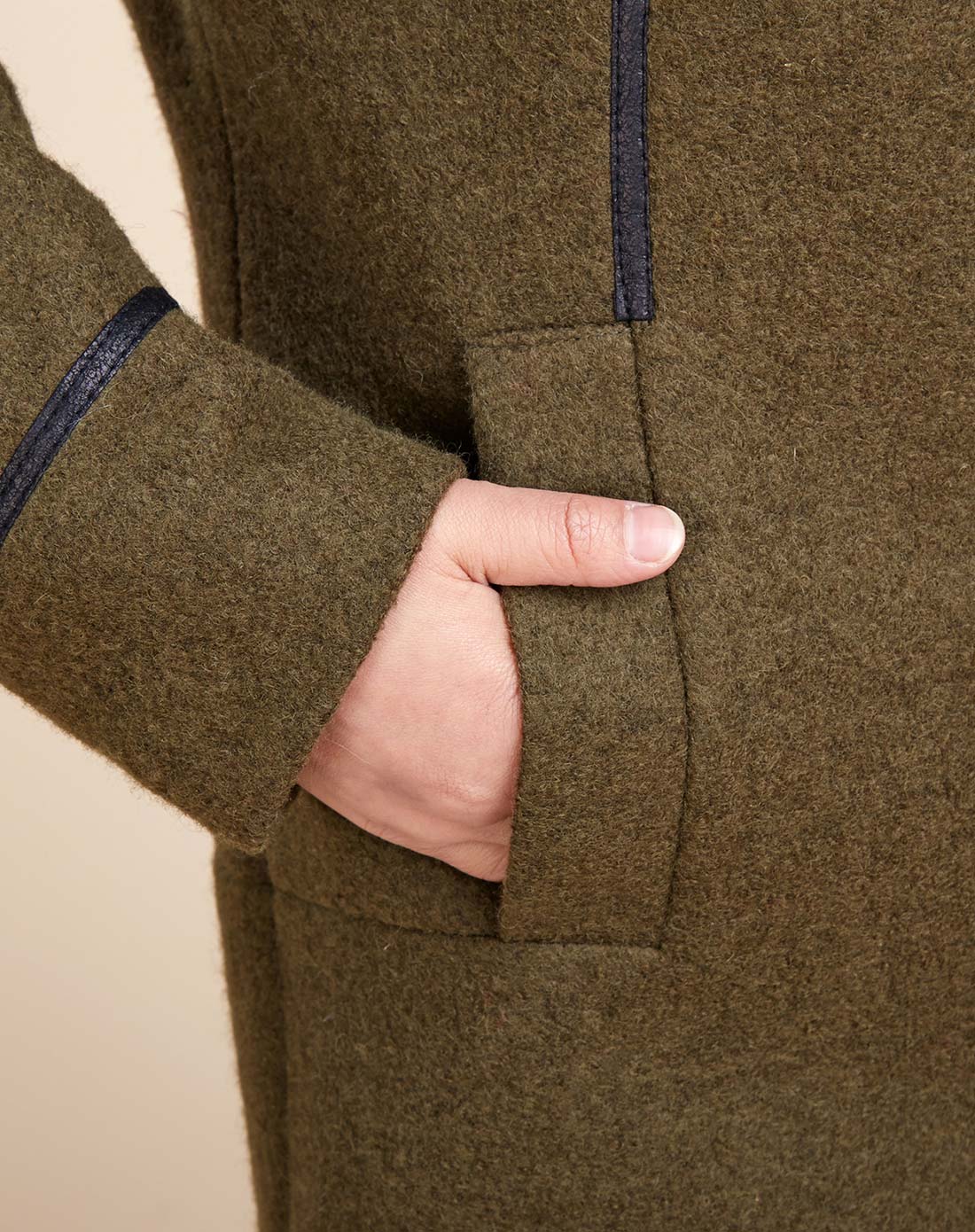 女款咸菜绿时尚单排扣连帽毛呢外套