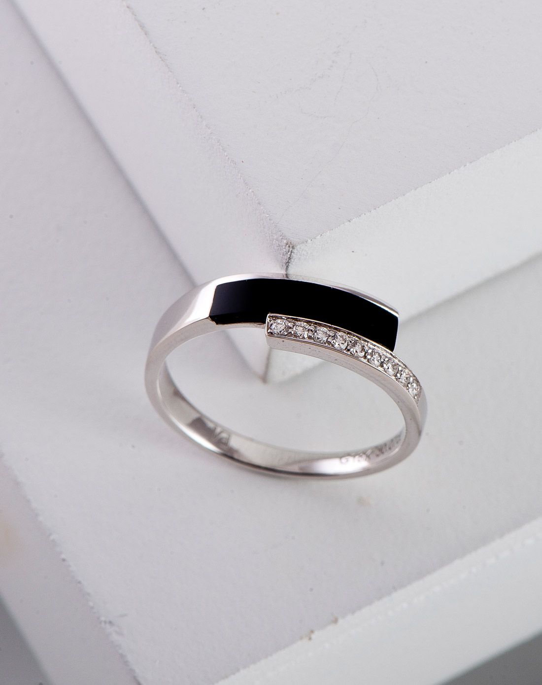 梵迪 典藏 白18k金玛瑙戒指-限量买赠精美u盘