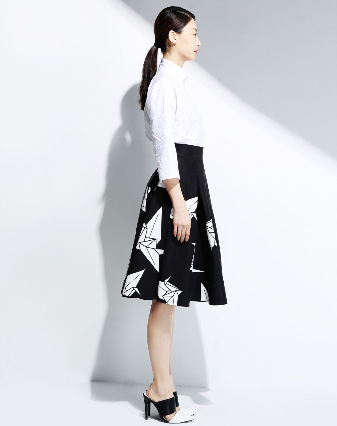 d2c特卖旗舰店张帅zhangshuai 黑底白纸鹤捏褶大裙摆半身裙z