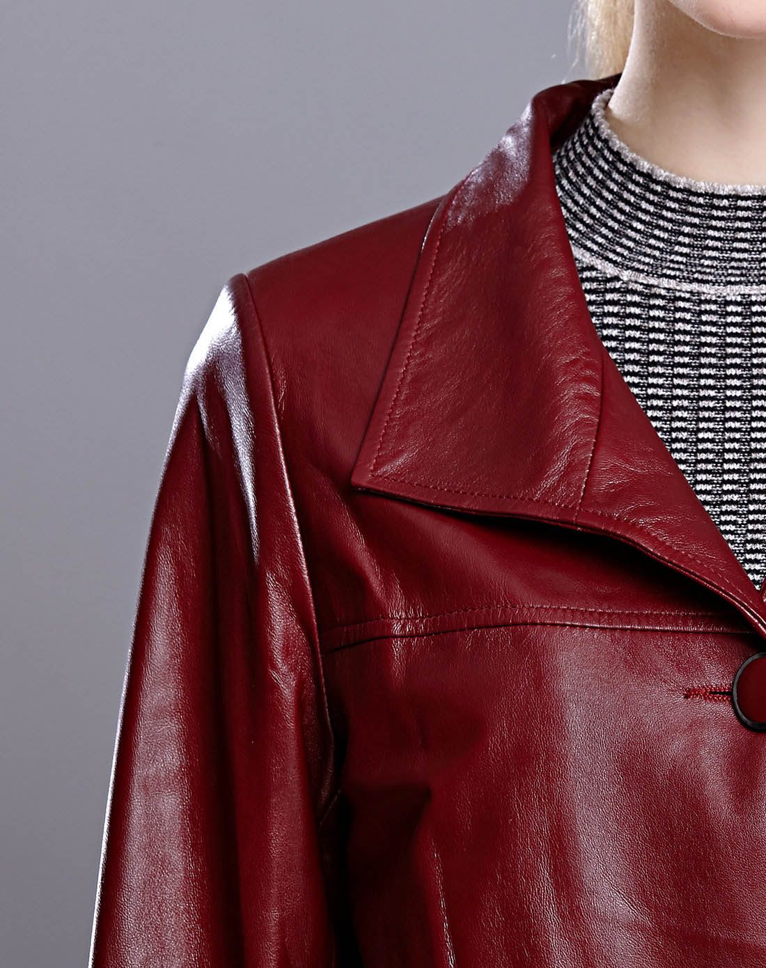 女款酒红色绵羊皮皮衣