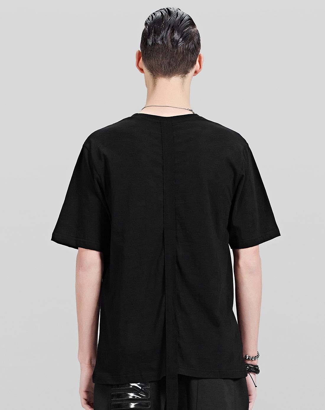 黑色背面织带t恤