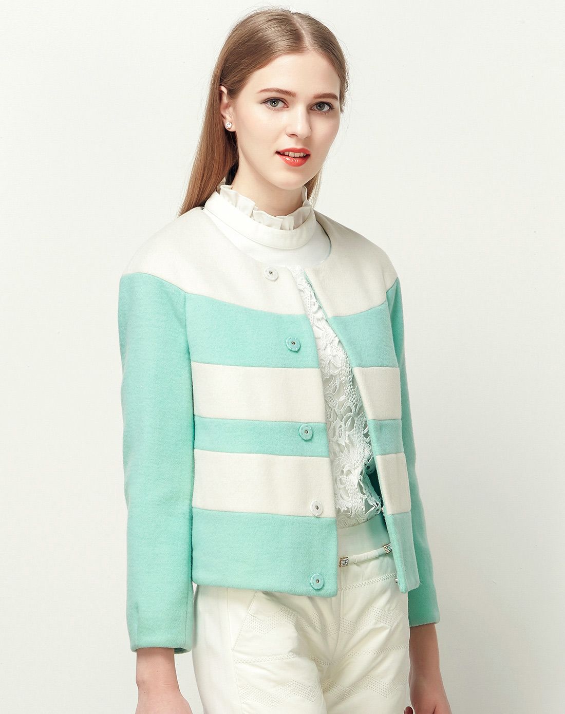 淡绿白条纹甜美短外套