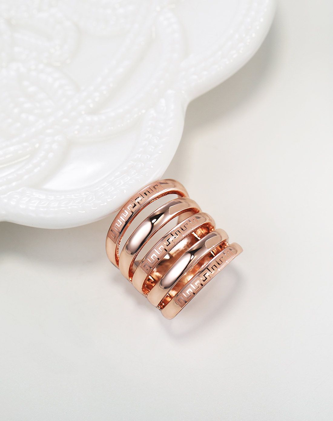 威妮华 简约优雅五指连心戒指