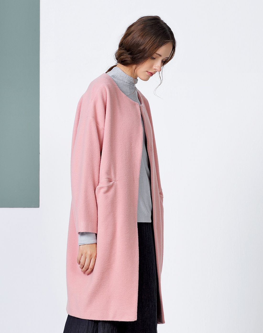 樱粉色圆领单排扣茧型宽松版大衣