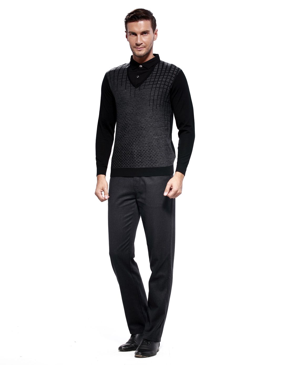 deon男装专场 > 黑色休闲拼接翻领长袖羊毛衫