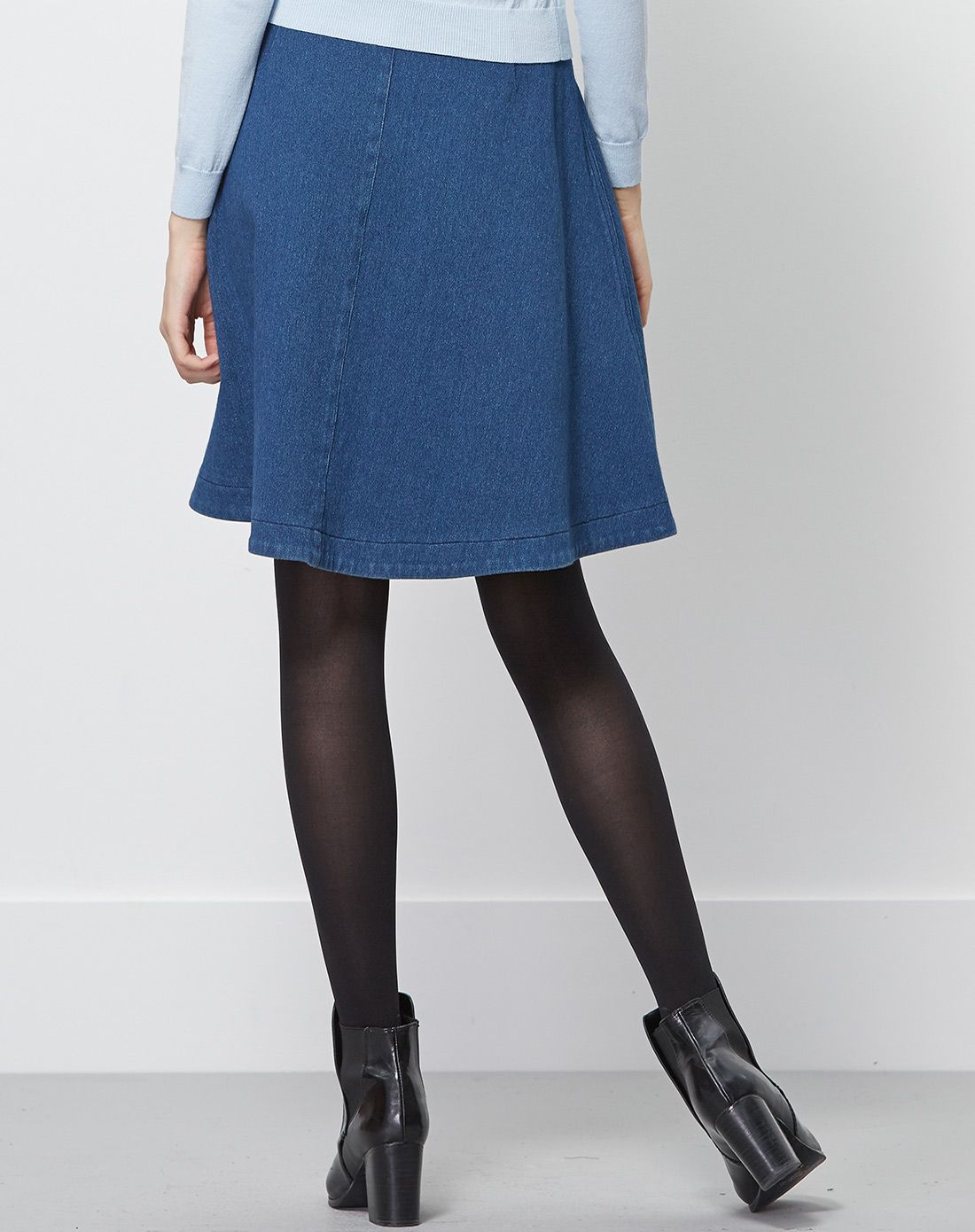 蓝色优雅复古牛仔喇叭裙