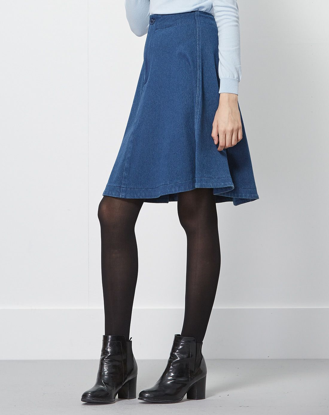 蓝色优雅复古牛仔喇叭裙