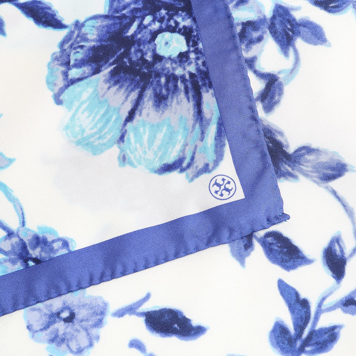 女士花朵印花丝绸围巾