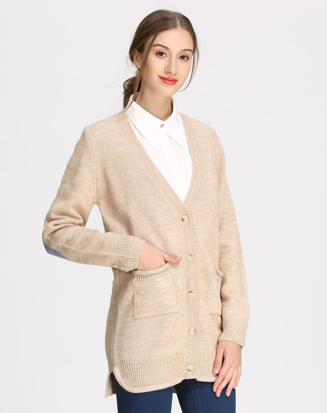 女款米色时尚大气针织外套