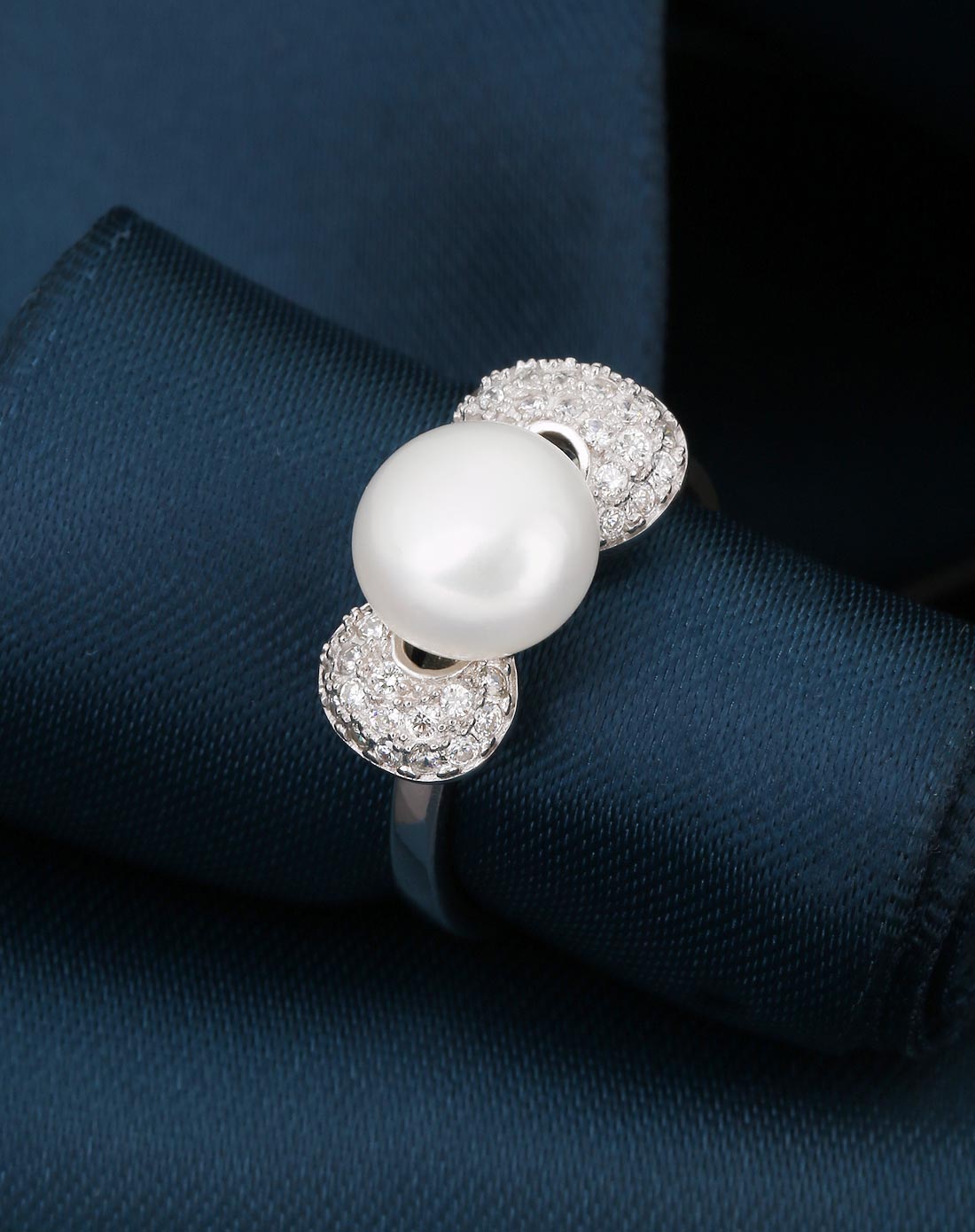 【双叶托珠】s925银镶施华洛世奇宝石天然母贝珍珠大牌风格戒指