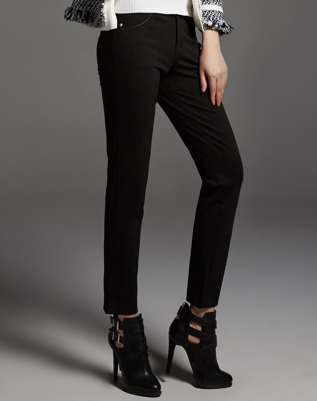 黑色修身通勤直筒裤