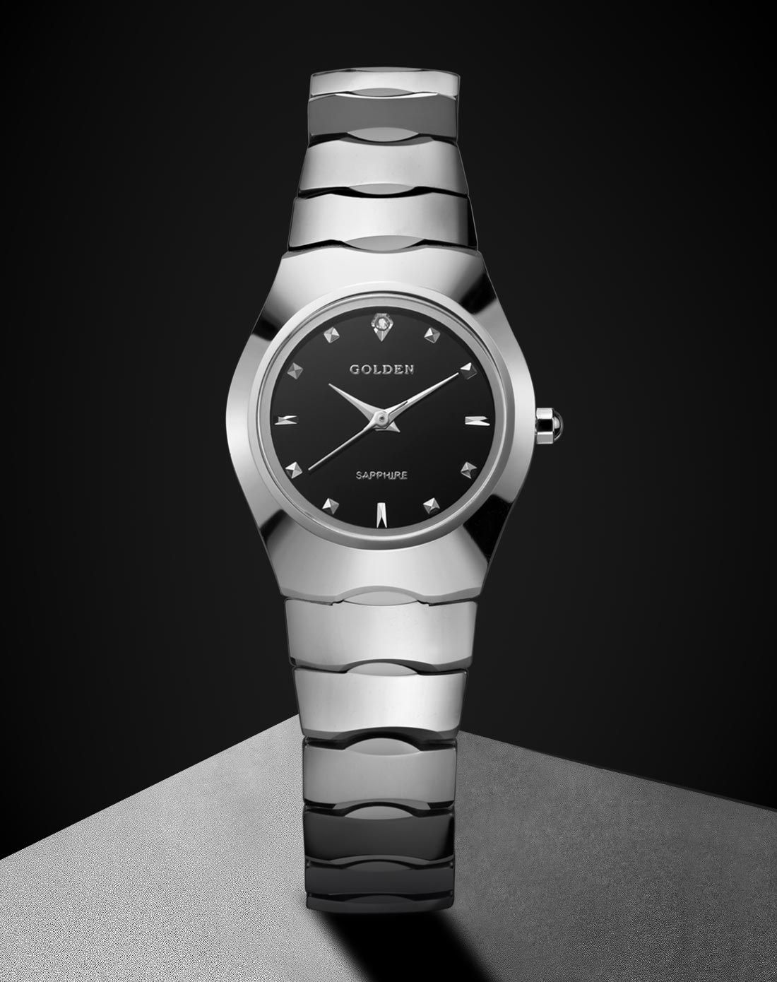 古尊 专柜同步 钨钢椭圆手链式石英女表