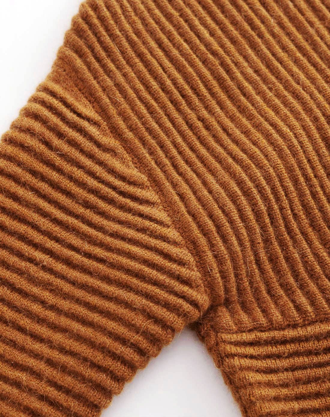 棕色宽松简约长袖针织衫