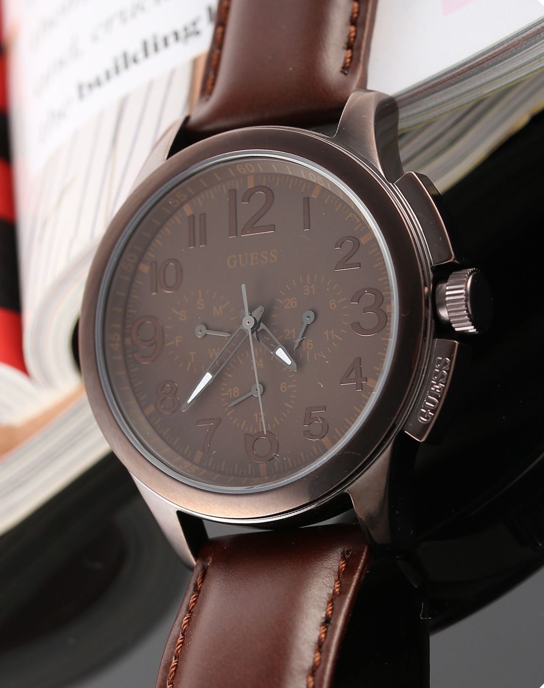 时尚三眼皮带男士石英表