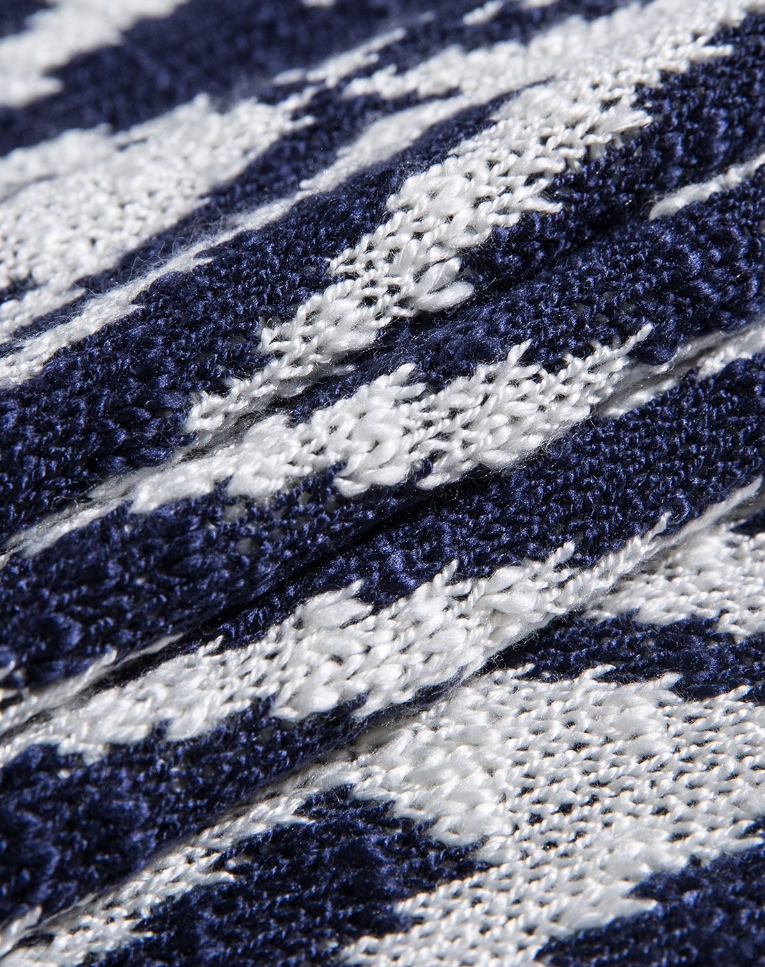 (特惠)白色菱形黑白条纹套头针织衫