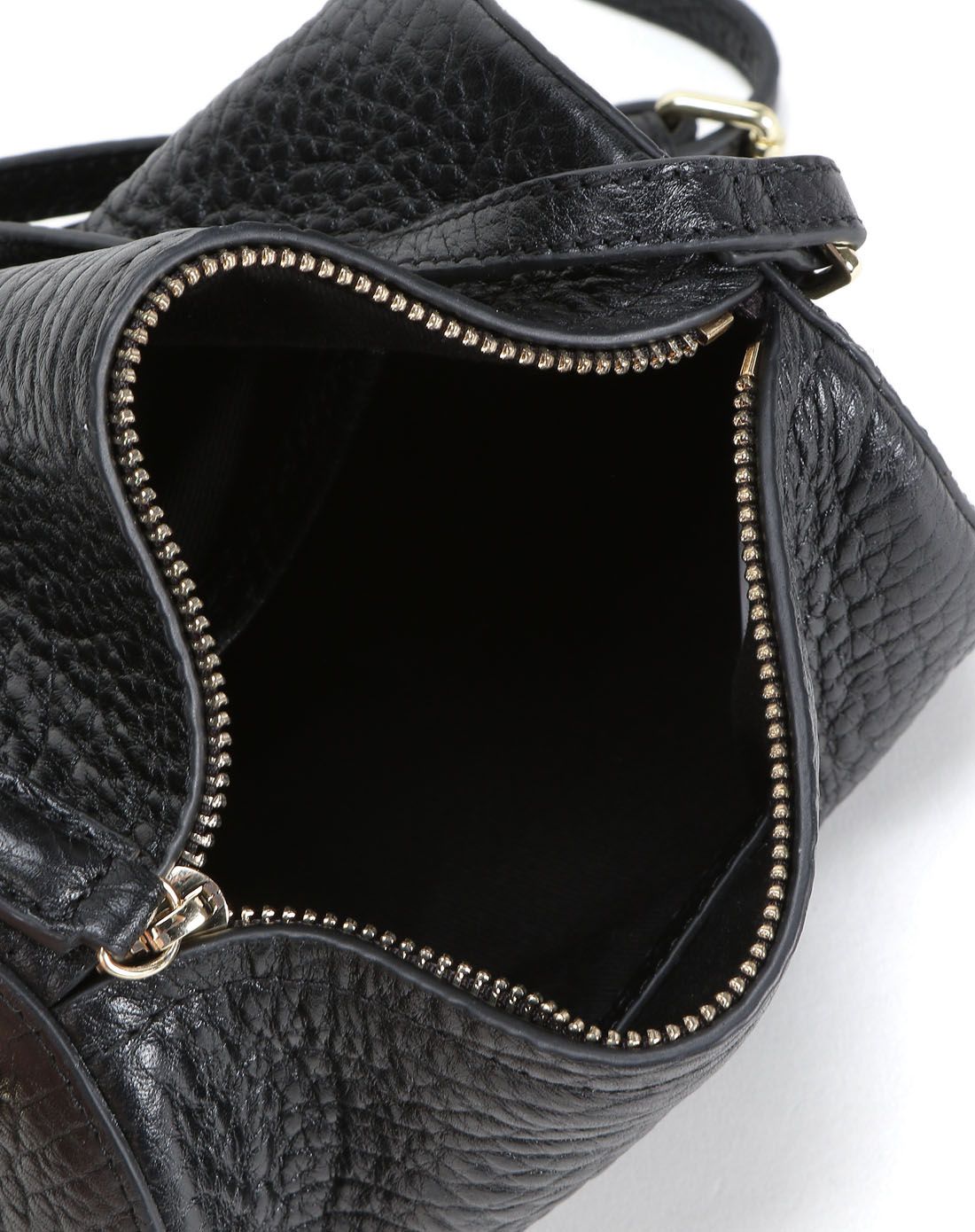 黑色独特圆筒形小斜挎包