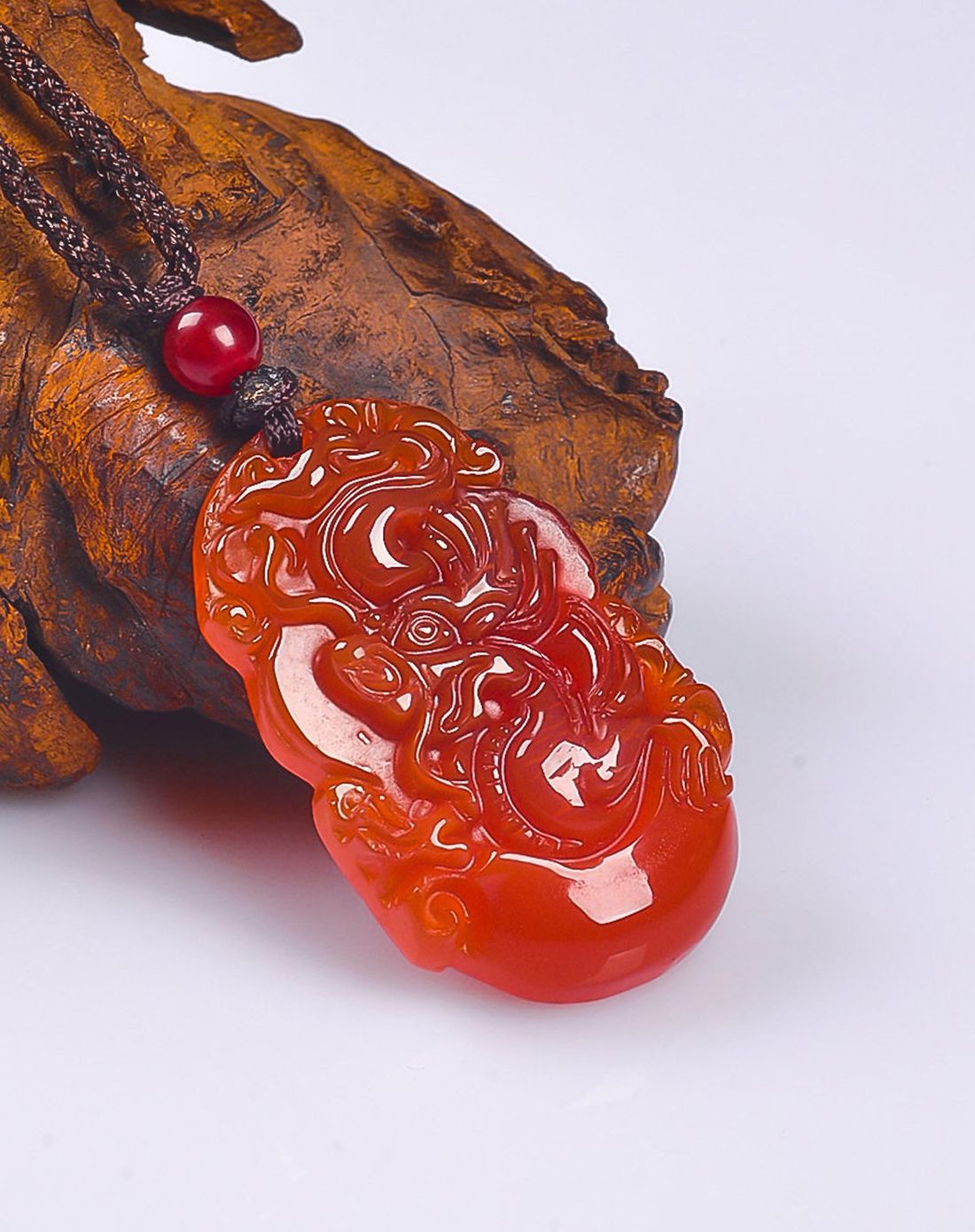 紫气东来 红玉髓十二生肖吊坠