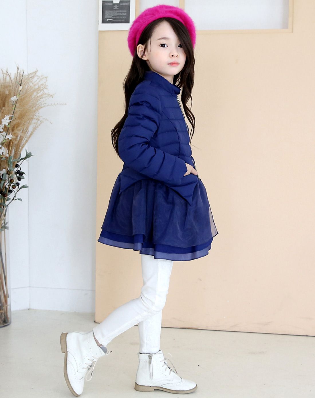 女童藏蓝色羽绒服