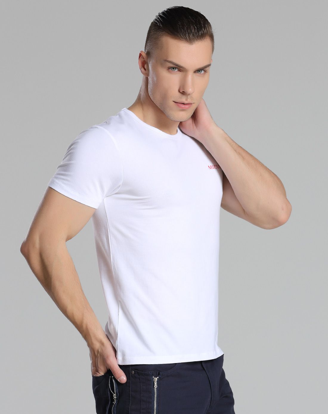 ac米兰男女运动服专场时尚简约 男士白色休闲t恤 运动休闲ac6025l015