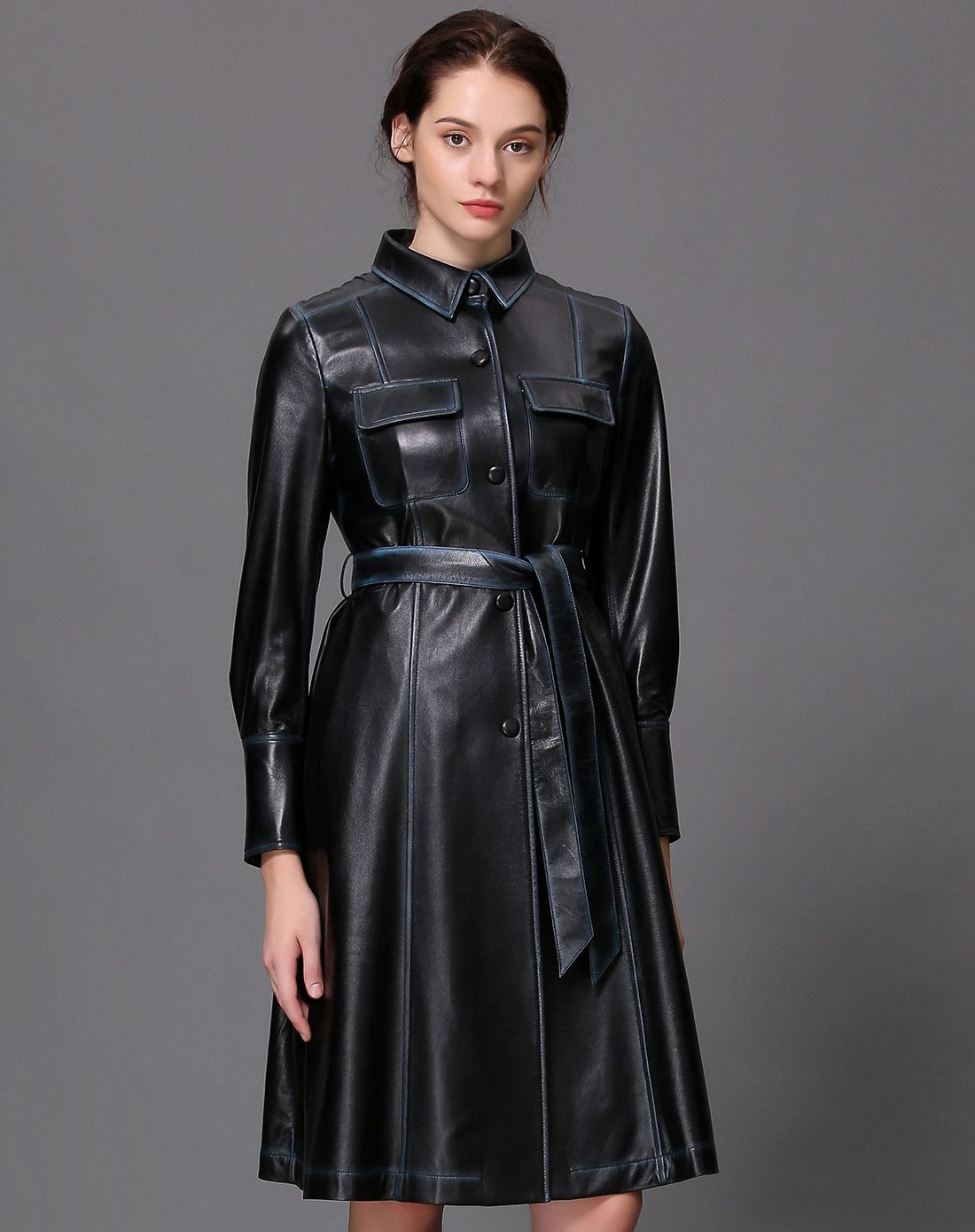 黑色长款绵羊皮风衣