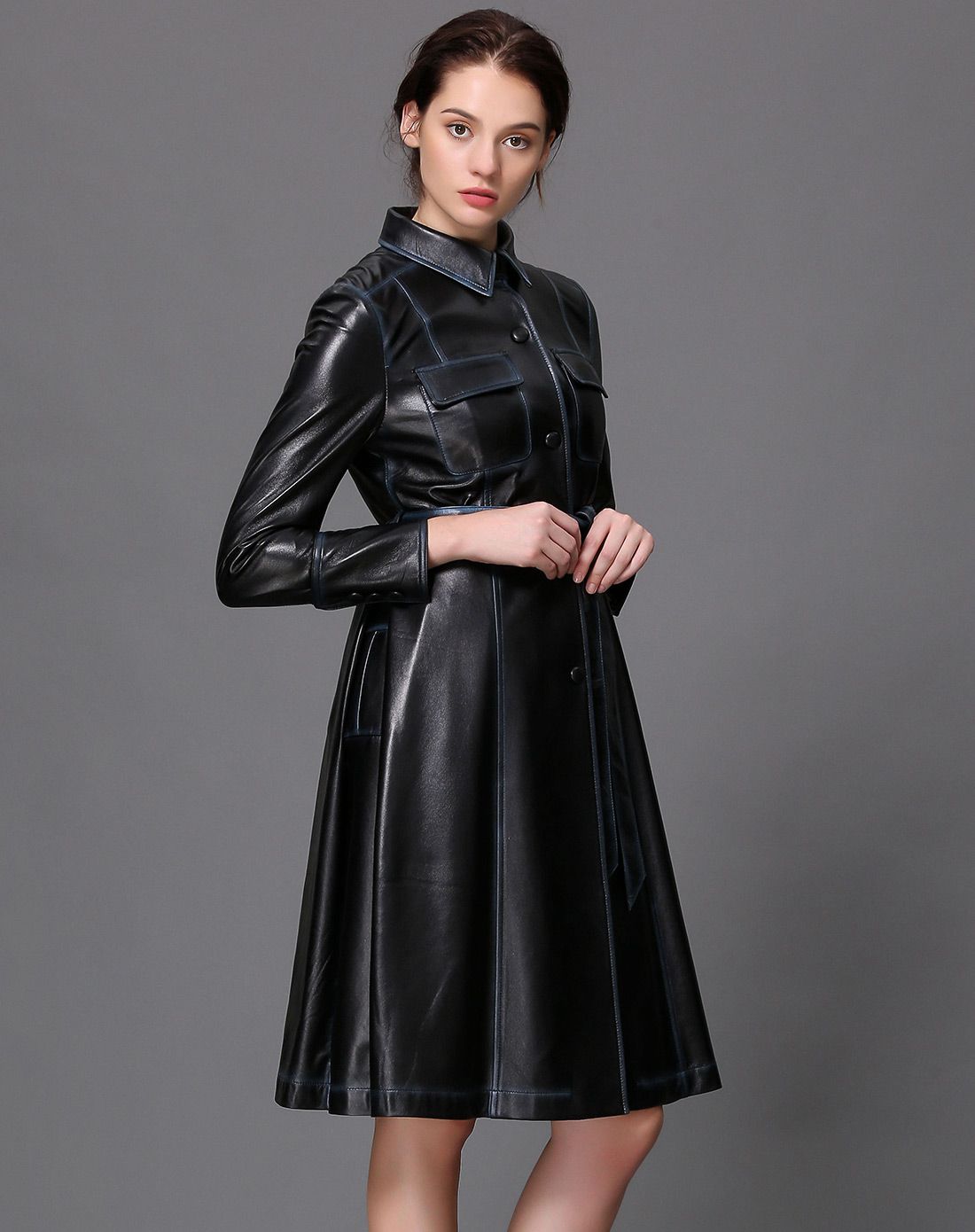 黑色长款绵羊皮风衣