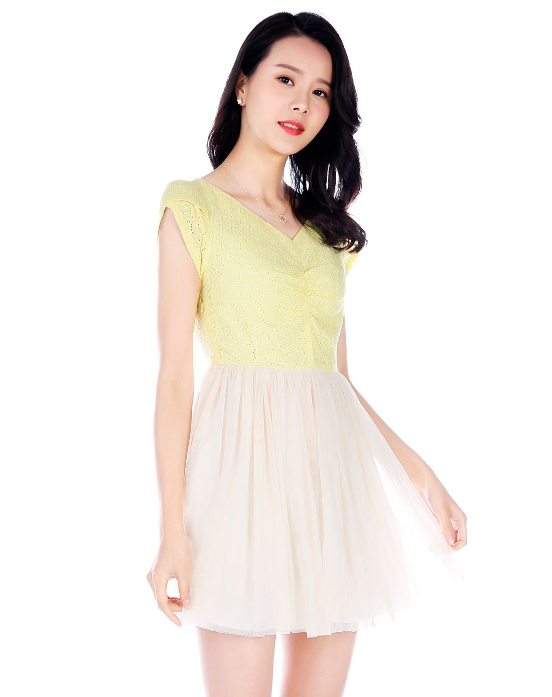 女式鹅黄v领半袖拼接公主式连衣裙