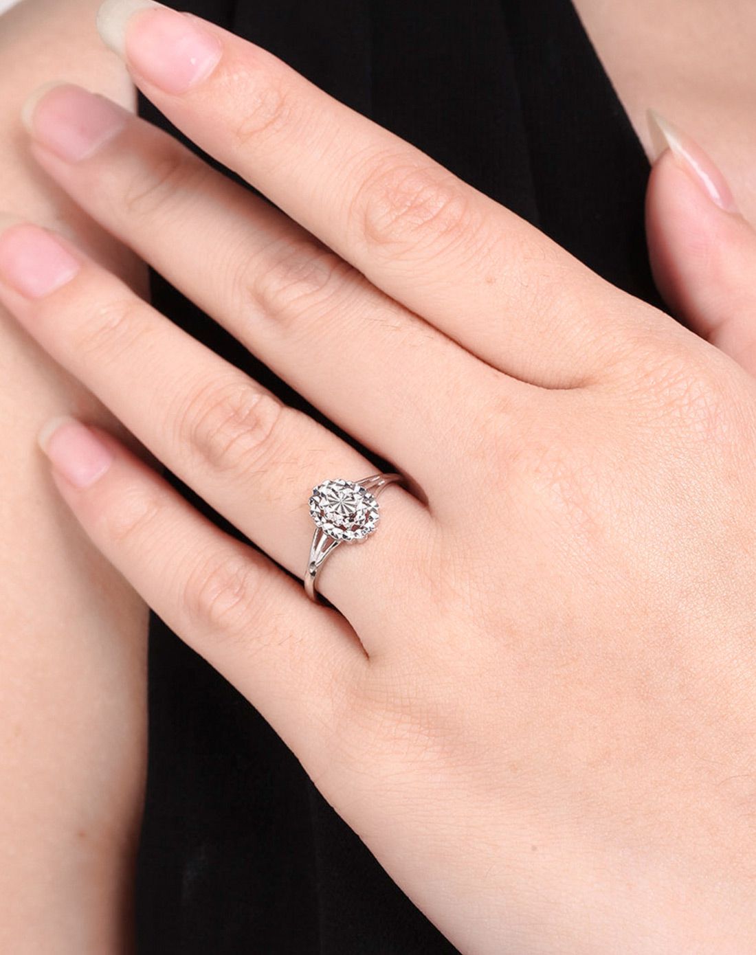 周六福 pt999铂金车花足铂戒指