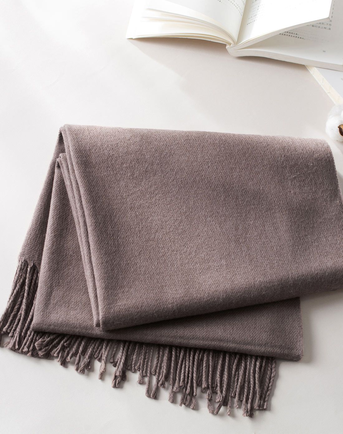茵曼 浅咖色纯色系百搭休闲流苏保暖围巾