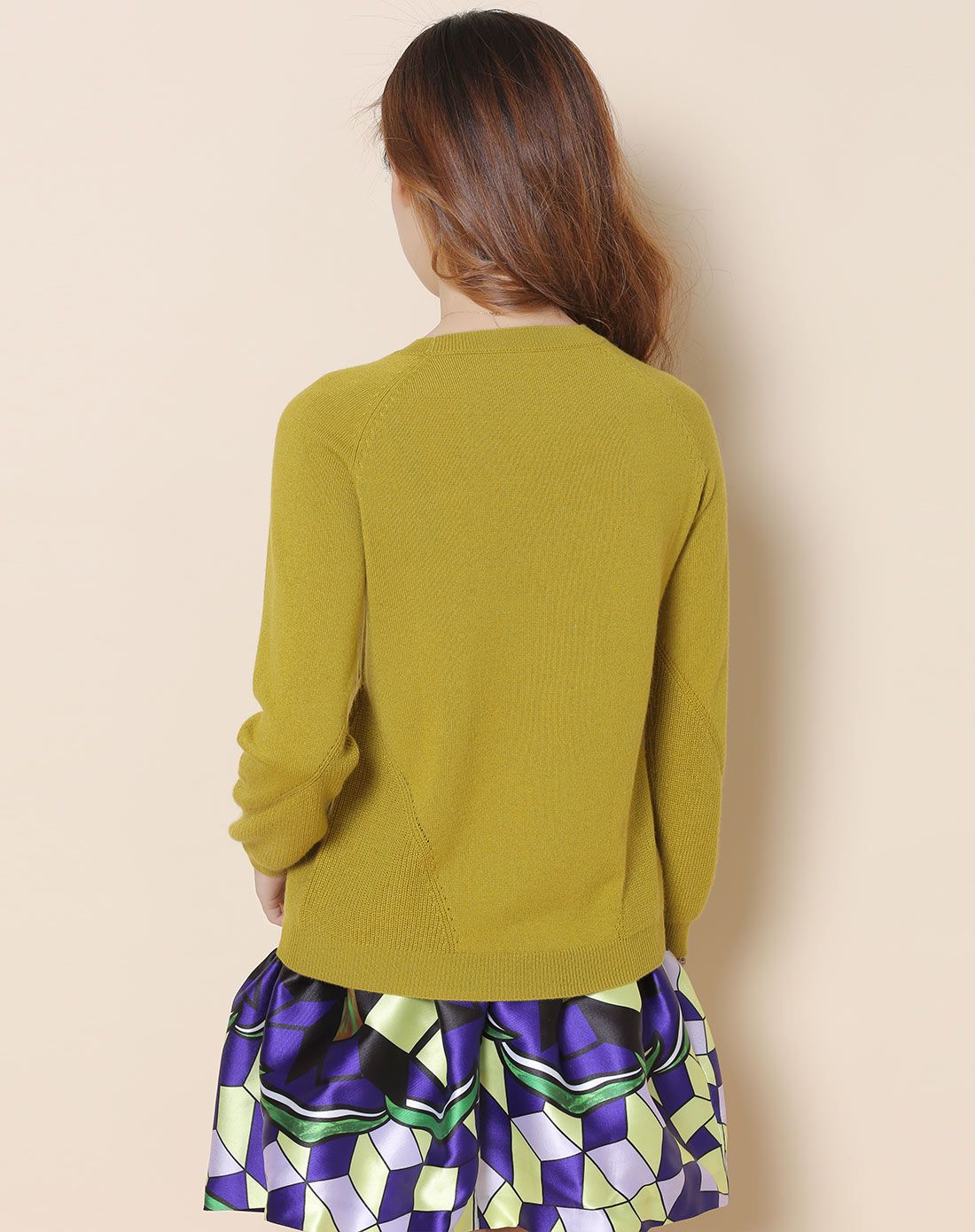 秋香黄圆领时尚插肩袖羊绒衫