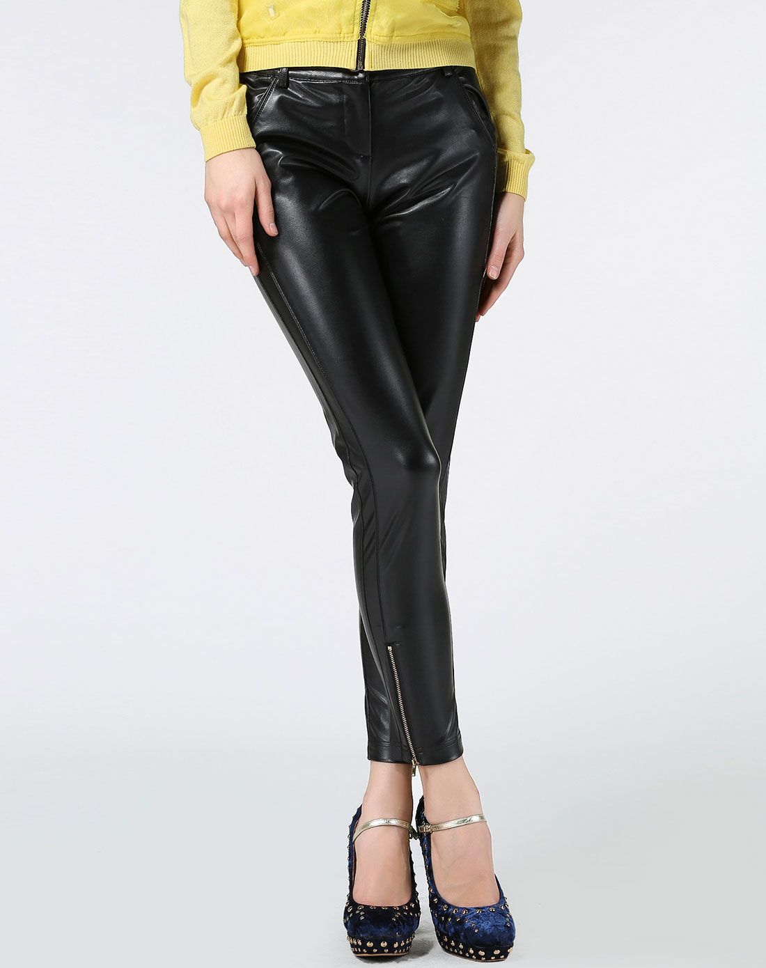 黑色摩登时尚显瘦皮裤